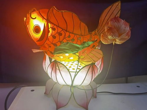 花燈映童心，非遺傳薪火——何氏藝術(shù)燈彩傳承人校園行